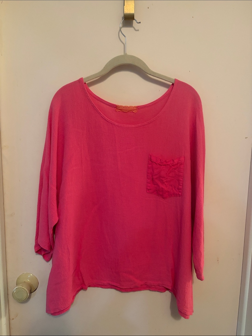Women's Pink Lightweight Long-Sleeve Pocket Top